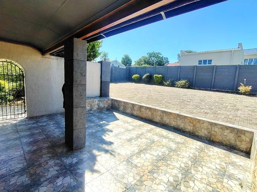 4 Bedroom Property for Sale in West Bank Eastern Cape